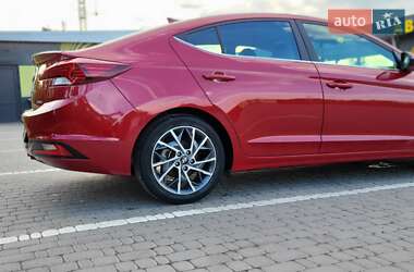 Седан Hyundai Elantra 2018 в 