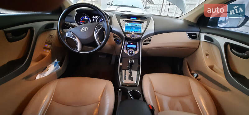 Седан Hyundai Elantra 2012 в Вороновиці