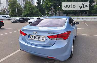 Седан Hyundai Elantra 2012 в Києві