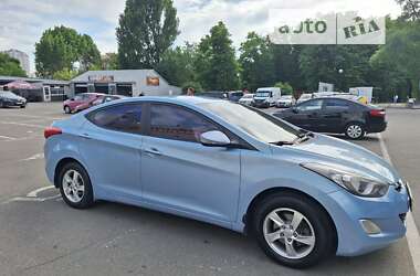 Hyundai Elantra 2012