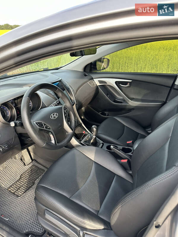 Седан Hyundai Elantra 2013 в Одессе