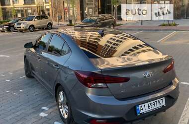 Седан Hyundai Elantra 2018 в Києві