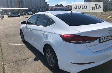 Седан Hyundai Elantra 2017 в Києві