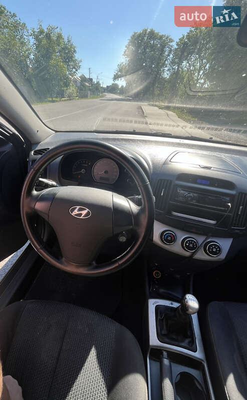 Седан Hyundai Elantra 2008 в Хусті
