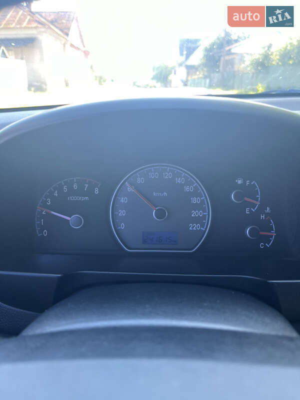 Седан Hyundai Elantra 2008 в Хусті