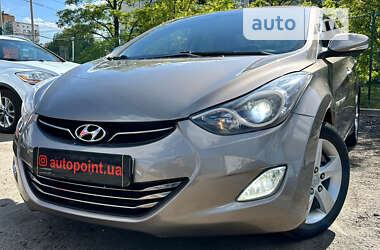 Hyundai Elantra 2012