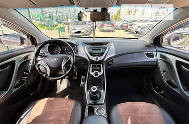 Седан Hyundai Elantra 2012 в Сумах