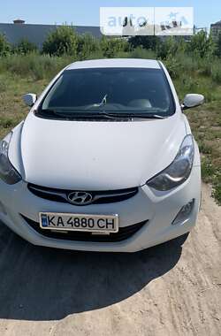 Hyundai Elantra 2012