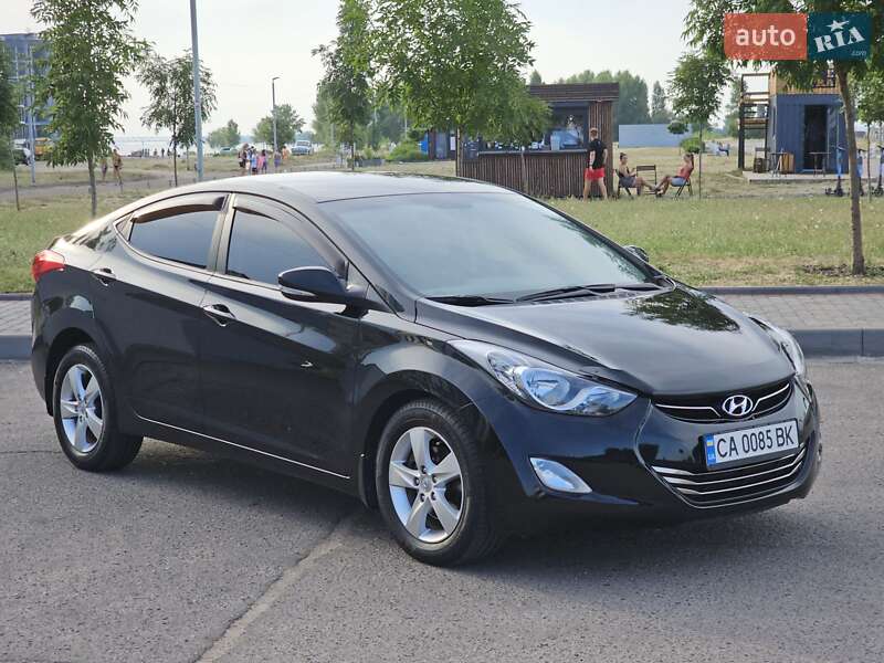 Седан Hyundai Elantra 2012 в Черкассах