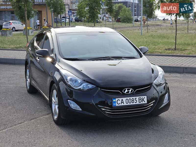 Hyundai Elantra 2012