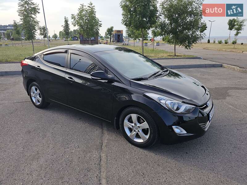 Седан Hyundai Elantra 2012 в Черкассах