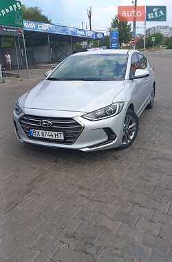 Седан Hyundai Elantra 2018 в Хмельницком