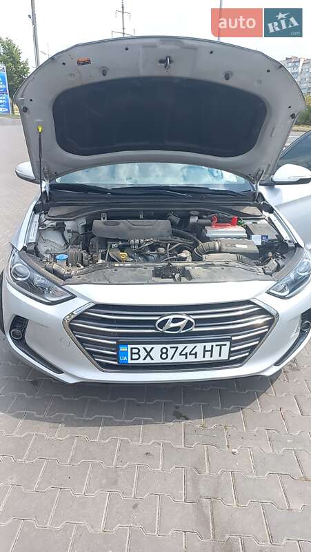 Седан Hyundai Elantra 2018 в Хмельницком