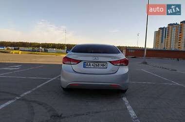 Седан Hyundai Elantra 2012 в Львове