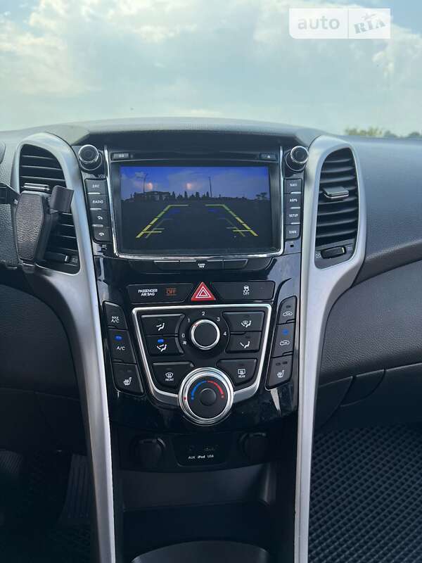 Хэтчбек Hyundai Elantra 2014 в Шепетовке