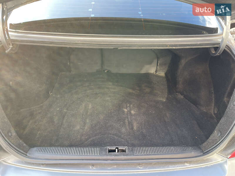 Седан Hyundai Elantra 2010 в Виннице