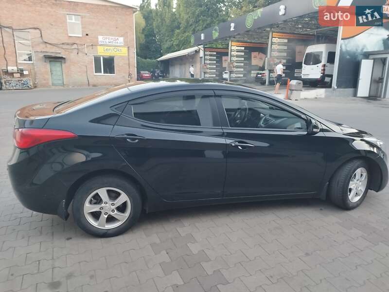Седан Hyundai Elantra 2012 в Умани