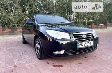 Седан Hyundai Elantra 2009 в Рівному