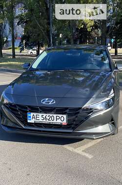 Hyundai Elantra 2021