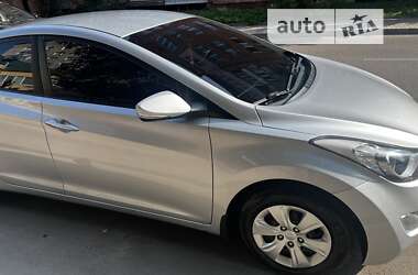 Hyundai Elantra 2011