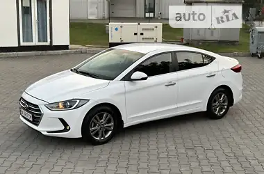 Hyundai Elantra 2018