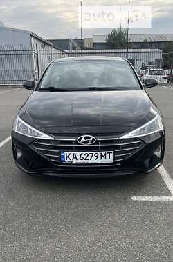 Седан Hyundai Elantra 2019 в Киеве