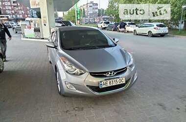 Седан Hyundai Elantra 2011 в Чернівцях