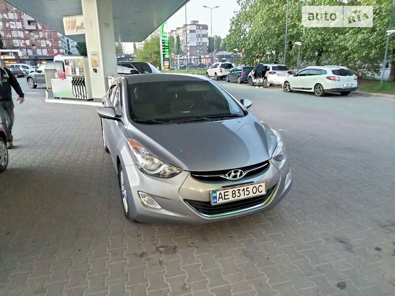 Hyundai Elantra 2011