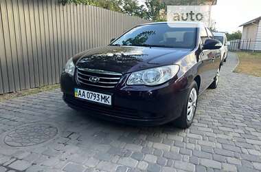 Седан Hyundai Elantra 2010 в Киеве