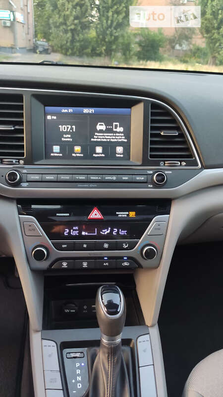 Седан Hyundai Elantra 2018 в Черкассах