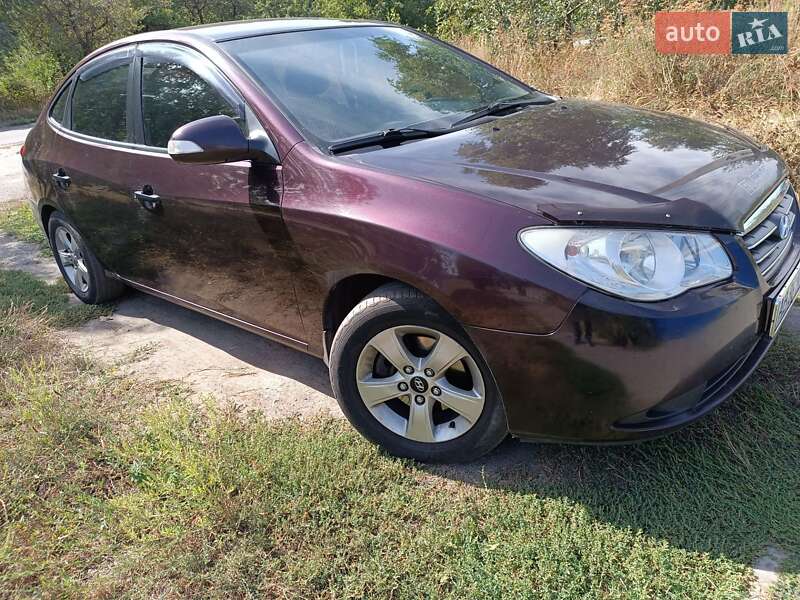 Седан Hyundai Elantra 2010 в 