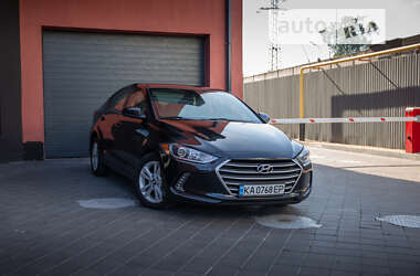 Седан Hyundai Elantra 2016 в Киеве