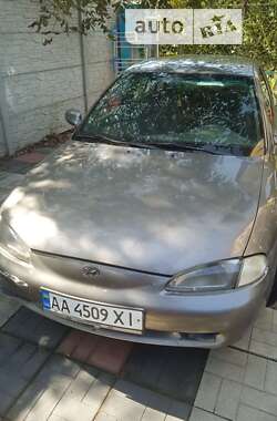 Седан Hyundai Elantra 1995 в Гостомеле