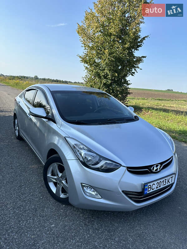 Hyundai Elantra 2012