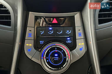 Седан Hyundai Elantra 2013 в 