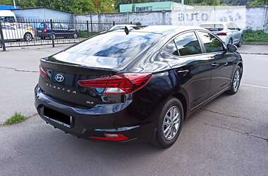 Седан Hyundai Elantra 2019 в Киеве