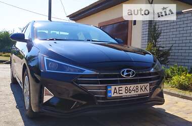 Седан Hyundai Elantra 2018 в Днепре