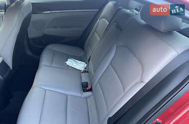 Седан Hyundai Elantra 2016 в 