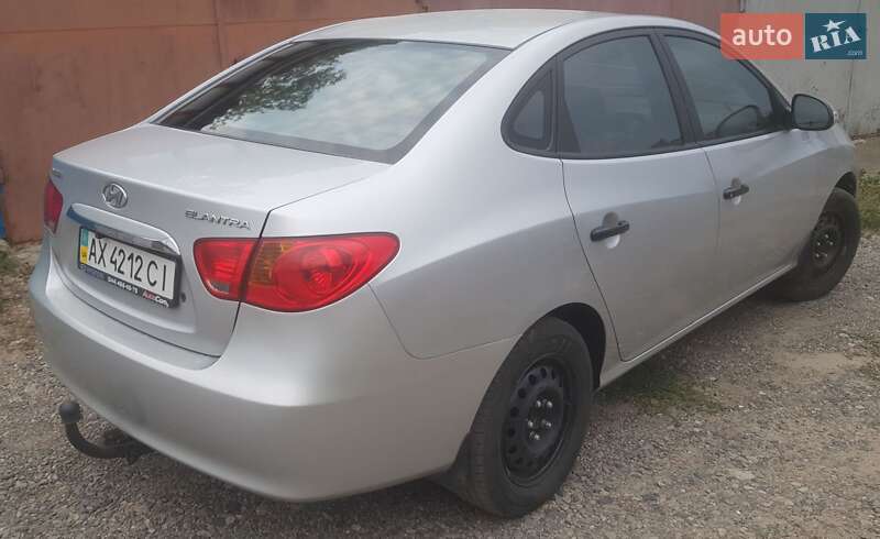 Седан Hyundai Elantra 2010 в Харькове