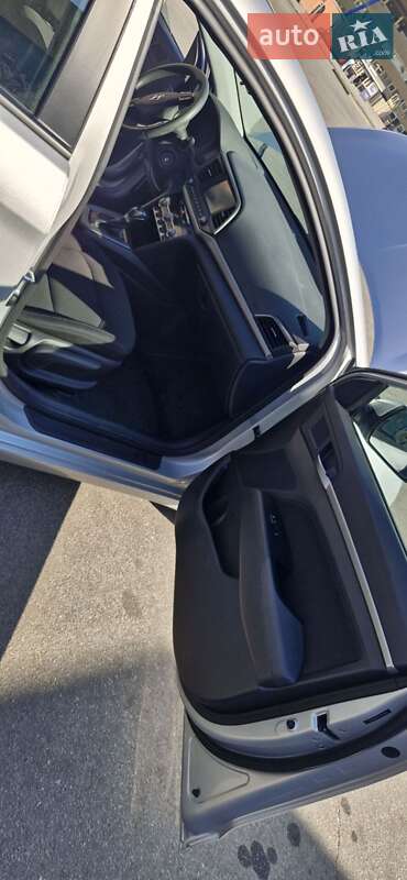 Седан Hyundai Elantra 2019 в Харькове