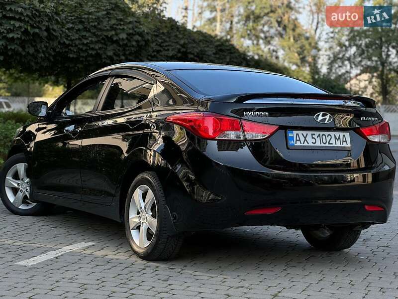 Седан Hyundai Elantra 2012 в Ивано-Франковске