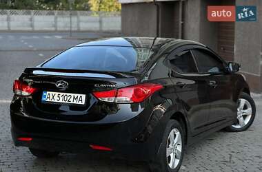Седан Hyundai Elantra 2012 в 