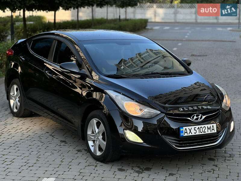 Седан Hyundai Elantra 2012 в Івано-Франківську