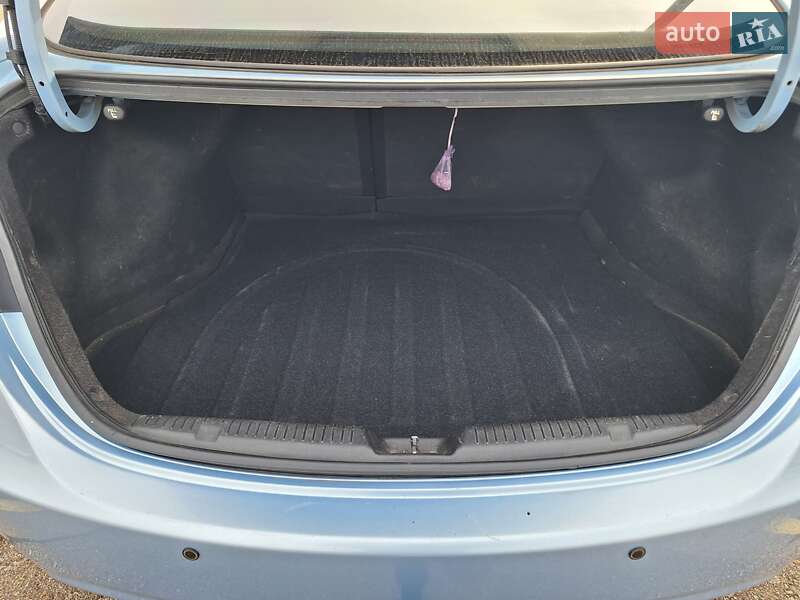Седан Hyundai Elantra 2011 в Херсоне