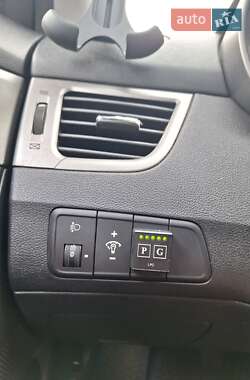 Седан Hyundai Elantra 2011 в 