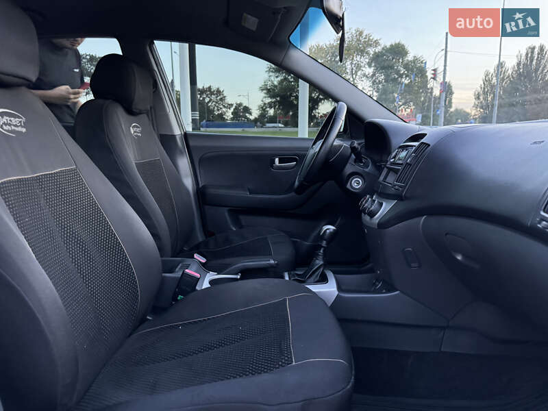 Седан Hyundai Elantra 2008 в Одесі
