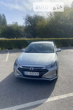 Hyundai Elantra 2019