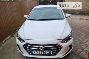 Седан Hyundai Elantra 2016 в Вышкове