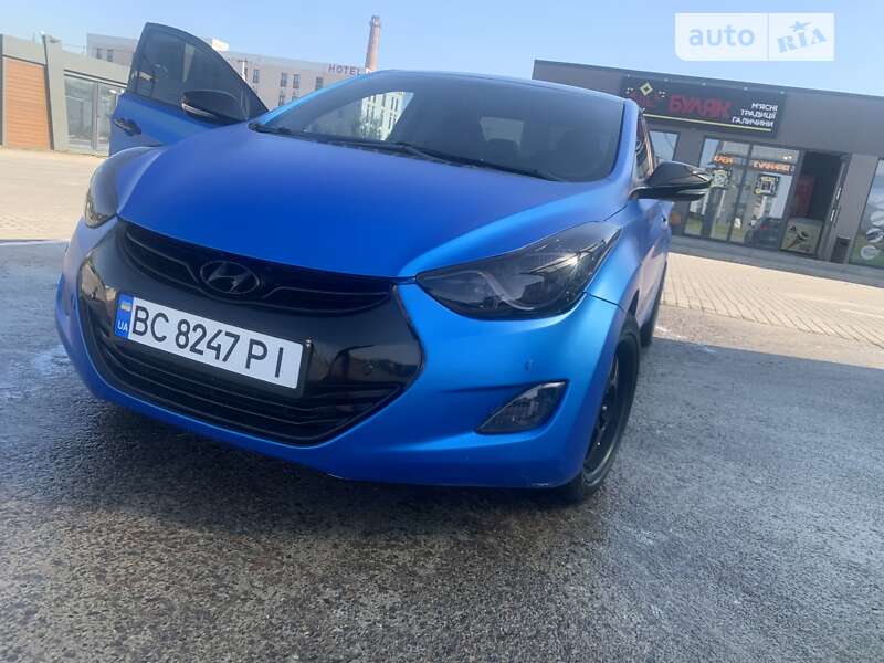 Седан Hyundai Elantra 2011 в Сколе