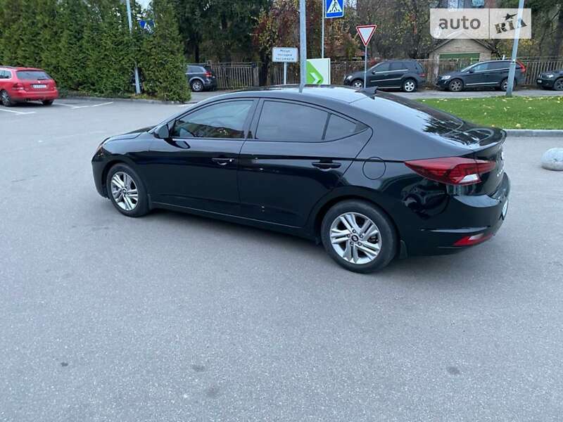 Седан Hyundai Elantra 2020 в Киеве